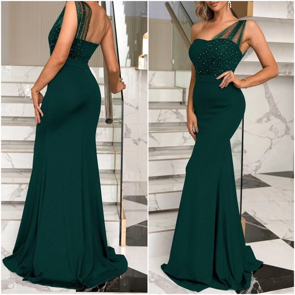 Luxurious One Shoulder Evening Formal Wedding Dress - Picture 5 of 8